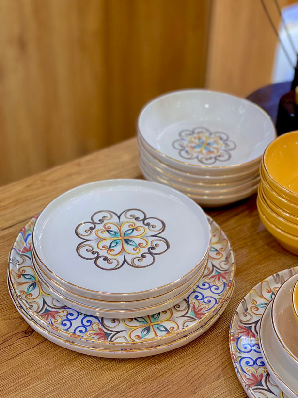سرویس چینی ترک ۶ نفره زرد و سفید طرح دار